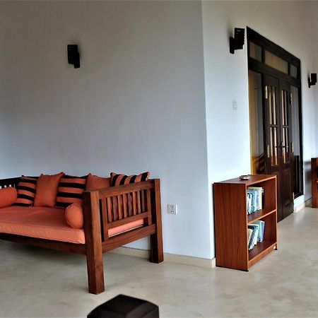 Sleepy Head Guesthouse Унаватуна Экстерьер фото
