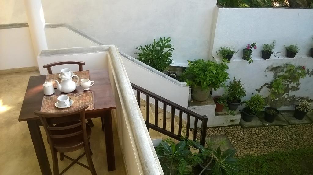 Sleepy Head Guesthouse Унаватуна Экстерьер фото