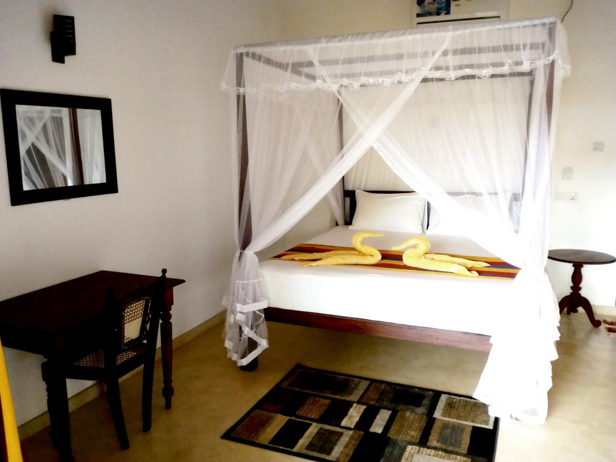 Sleepy Head Guesthouse Унаватуна Экстерьер фото