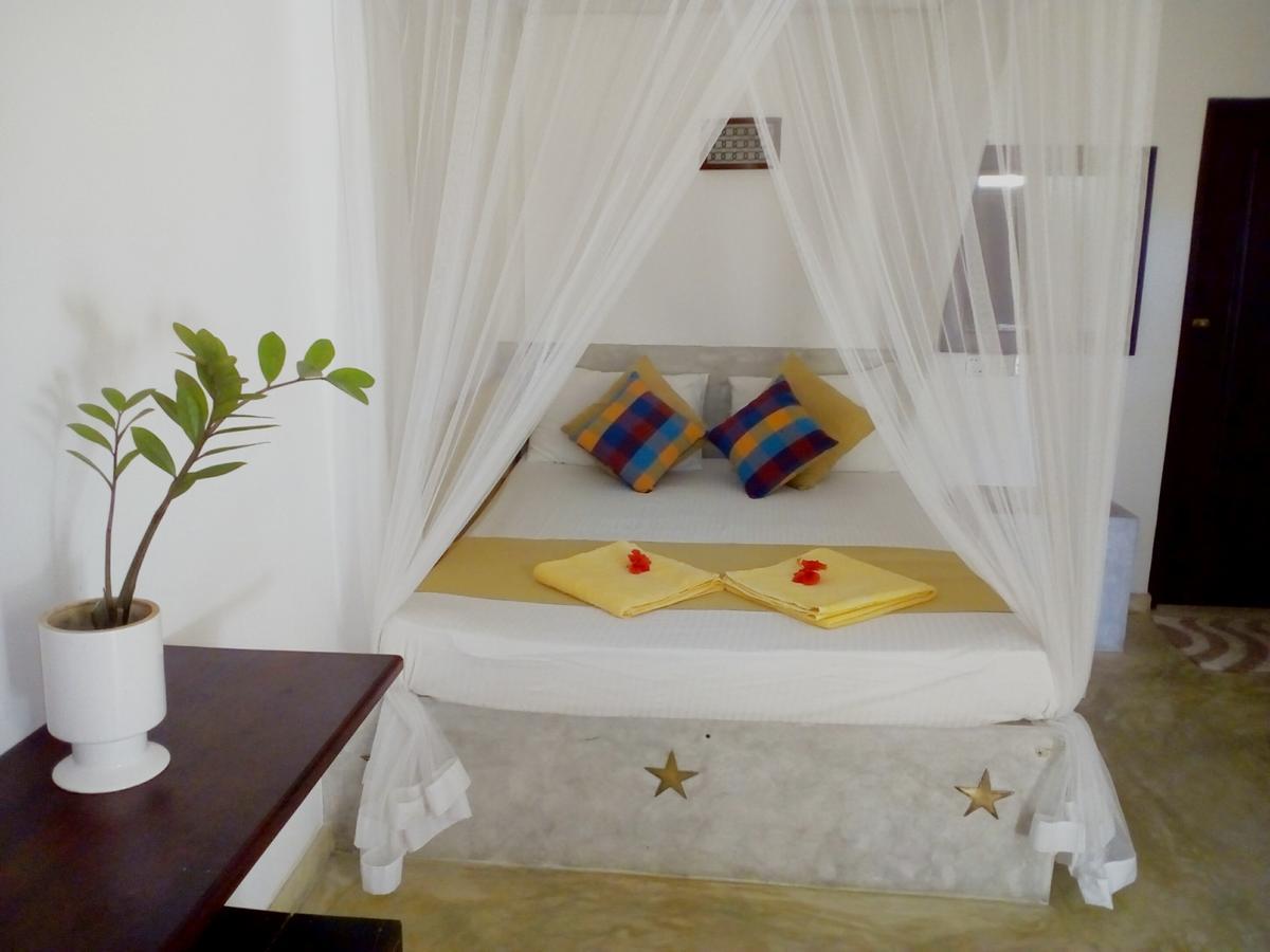 Sleepy Head Guesthouse Унаватуна Экстерьер фото